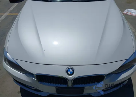 2013 BMW 328I xDrive z USA, uszkodzony, nr VIN WBA3B3C56DJ698238